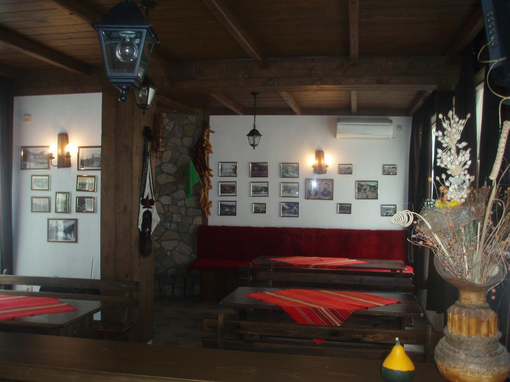 Mania Guest House Kalofer Cameră foto